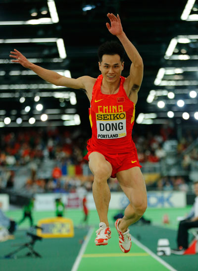 室内田径世锦赛董斌三级跳夺冠
