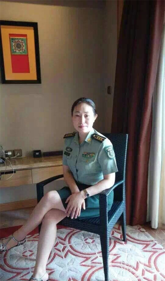 只不过,"女军官李惠"的南柯一梦,入戏太深,骗了别人更骗了自己.