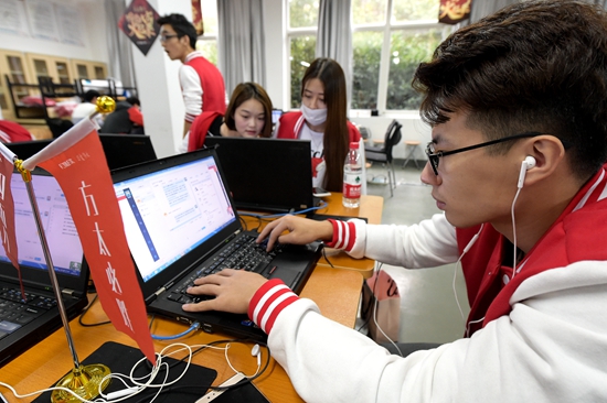 "双十一" 高职生上"战场"