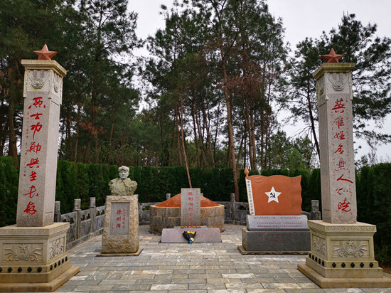 红军后代重走长征路