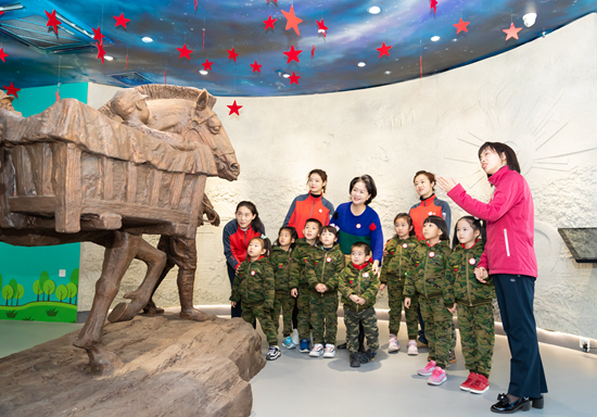 该园前身是1940年创建于延安的中央托儿所