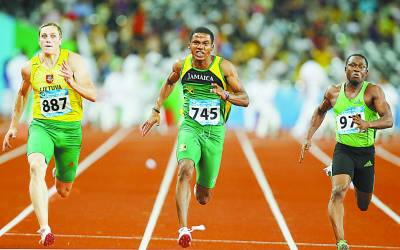 牙买加选手勇夺大运会田径男子100米金牌