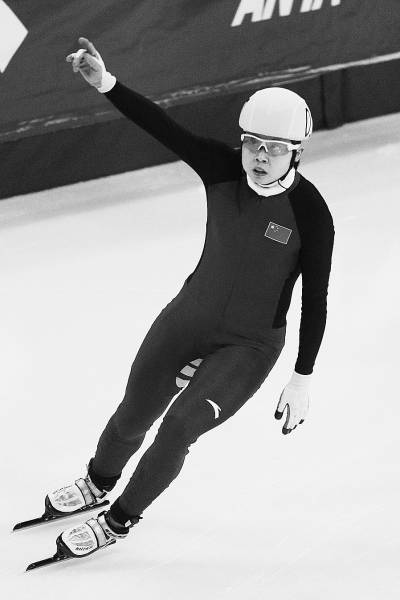 短道速滑女子冠军王蒙图片