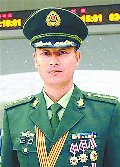 张晓华重庆总队副司令图片